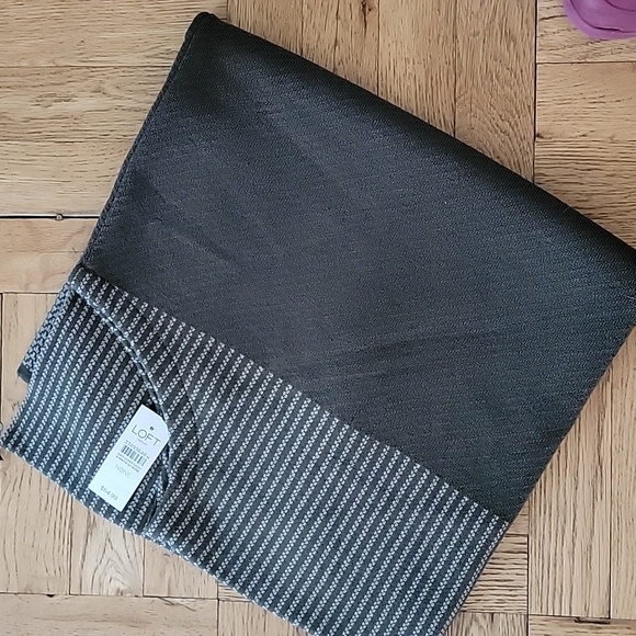 LOFT OUTLET/WRAP - Picture 14 of 16